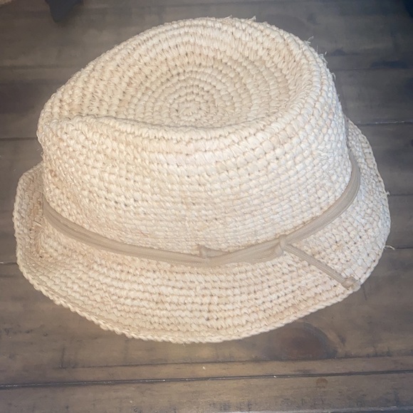 Fedora woven beach hat with adjustable string - Picture 4 of 5
